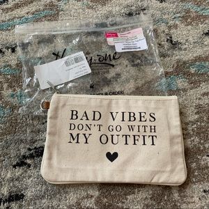 🎃 3/$30 Thirty-One NWTCanvas Heartfelt Vibes Pouch